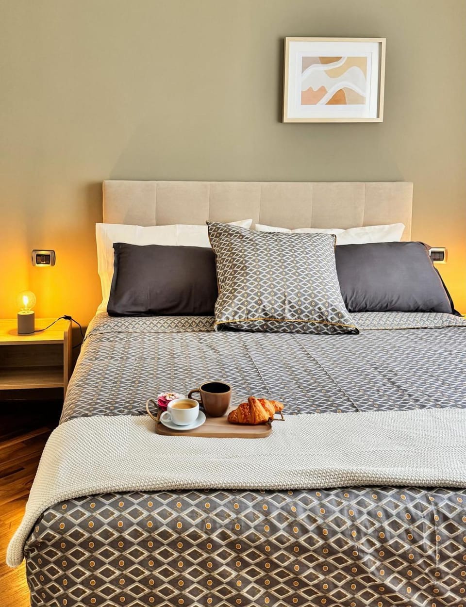 Bed, Photo of the whole room, Bedroom