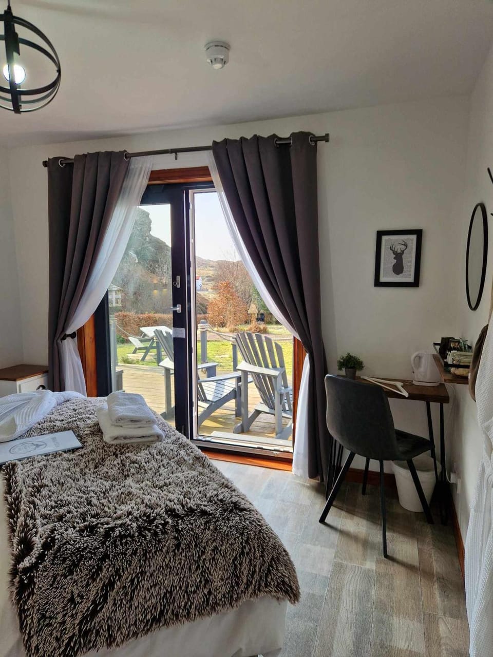 View (from property/room), Photo of the whole room, Bedroom