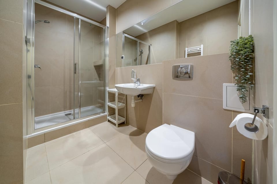 Shower, Toilet, Bathroom