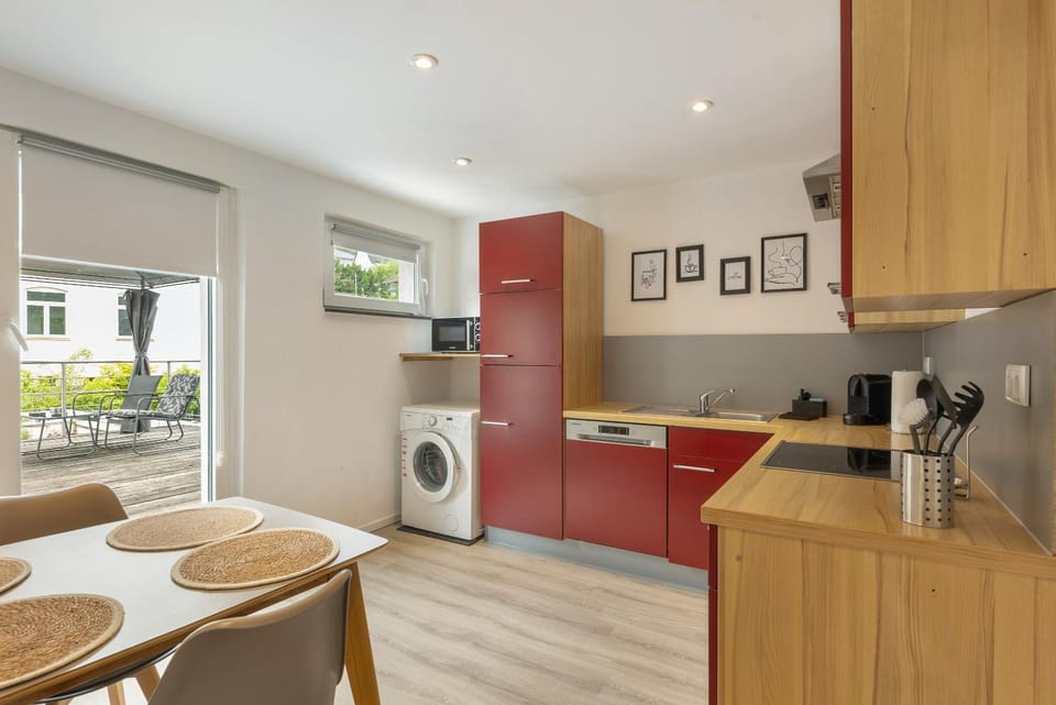 Kitchen or kitchenette, Living room