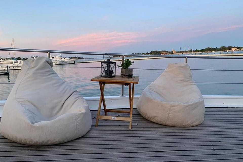 Property building, Patio, Natural landscape, Balcony/Terrace, Sea view