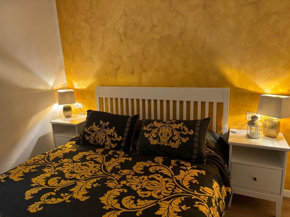 Bed, Photo of the whole room