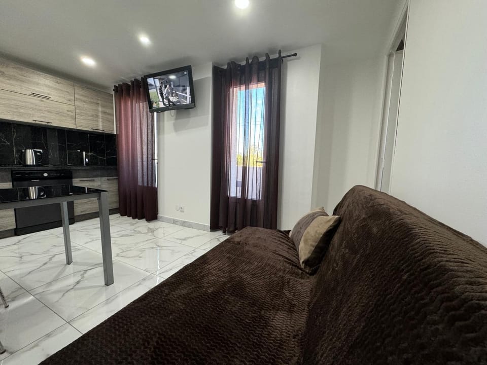 Communal lounge/ TV room, TV and multimedia, Kitchen or kitchenette, Living room, Seating area
