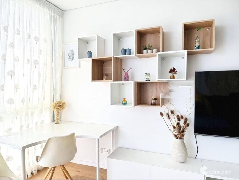 92K Abnb-Style Stunning views with modern One-bedroom Free Street Parking Apartment in Sydney