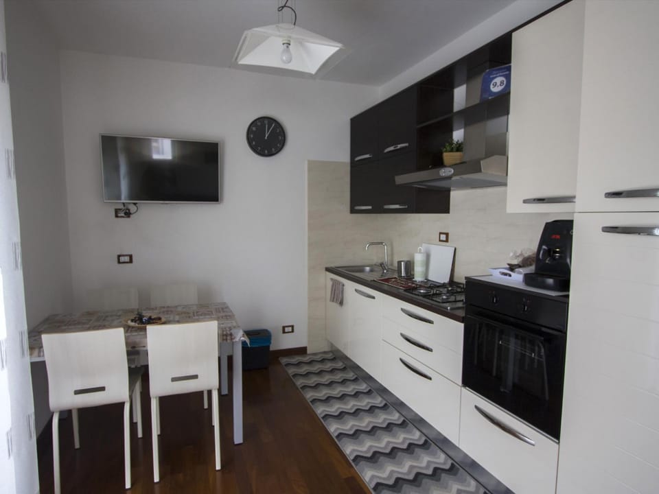 Communal lounge/ TV room, Communal kitchen