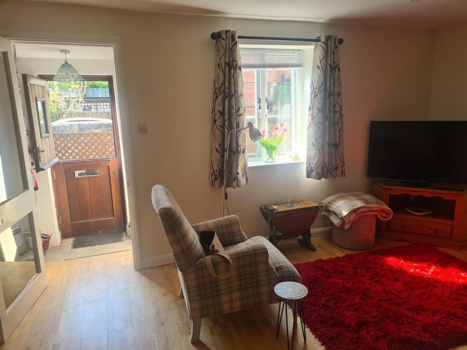 Wren Cottage House in South Somerset District