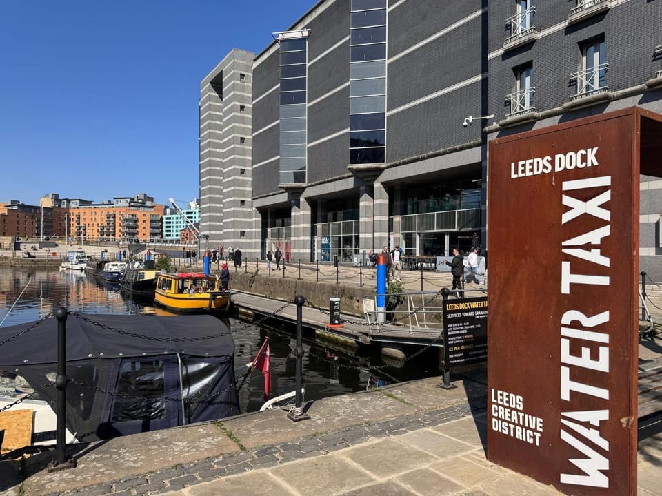 Property building, Nearby landmark, Activities, Evening entertainment, City view, Lake view, River view, Location