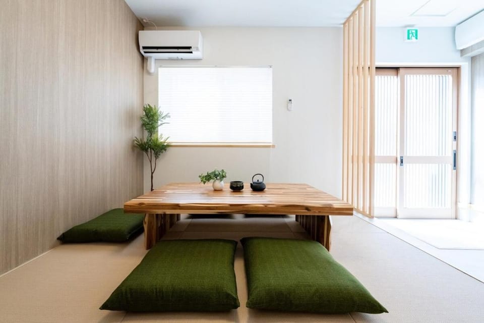 整白 貸切 2階建ての広い町屋 屋上にサウナとジャグジー寝室4部屋 Villa in Osaka