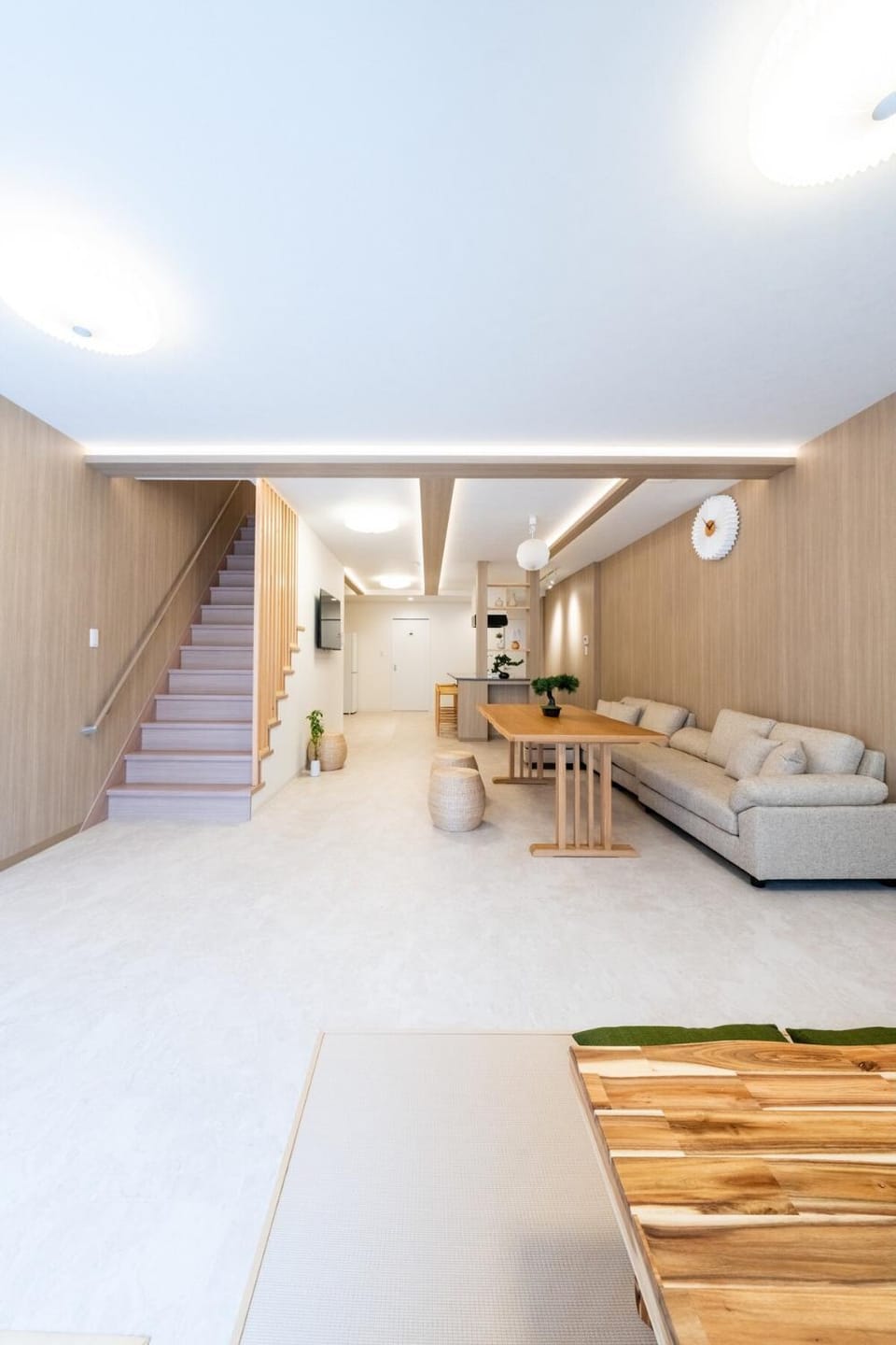 整白 貸切 2階建ての広い町屋 屋上にサウナとジャグジー寝室4部屋 Villa in Osaka