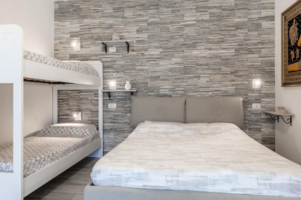 Bed, Photo of the whole room, Bedroom, bunk bed, safe, wardrobe