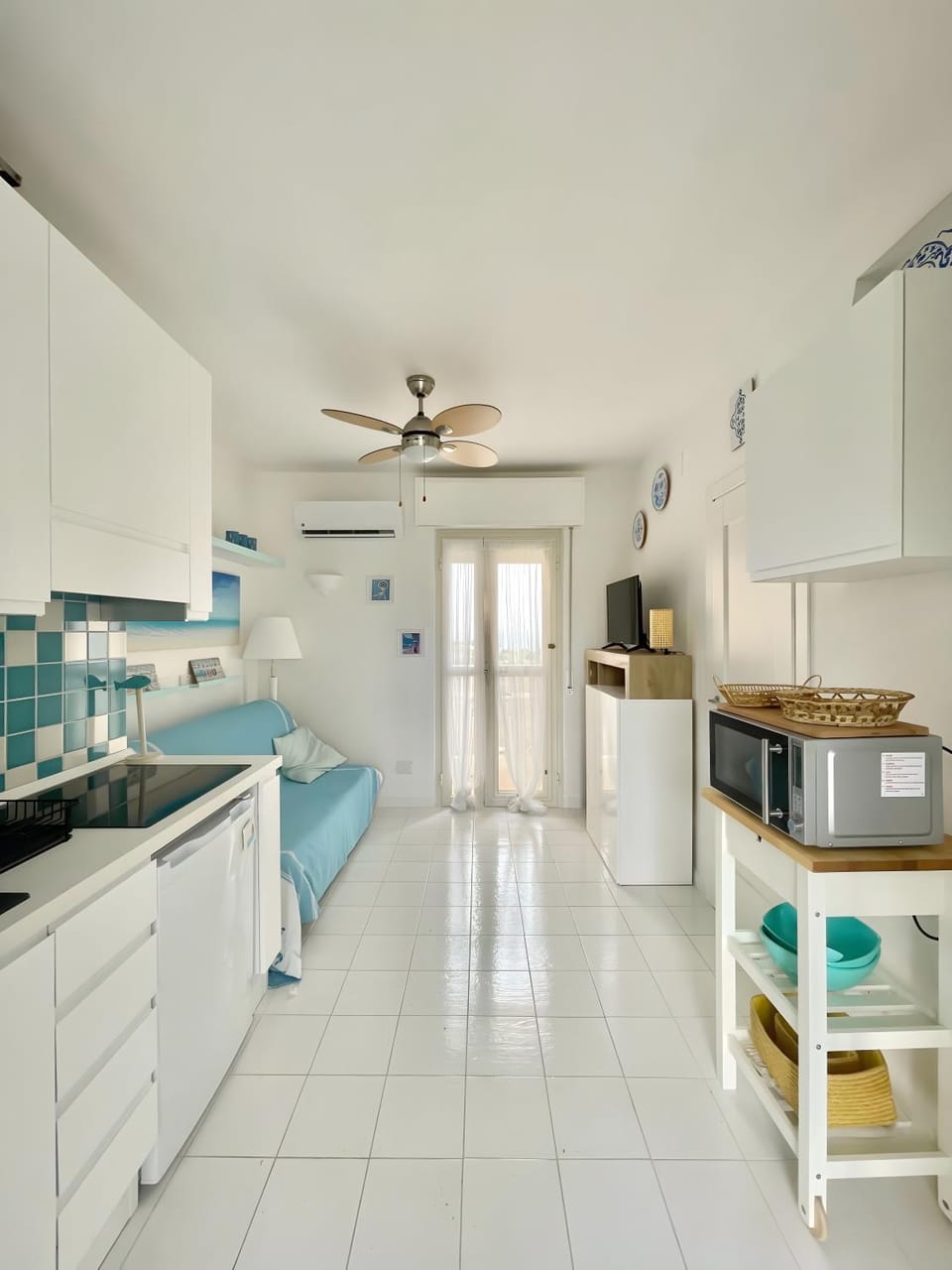 Kitchen or kitchenette, Living room