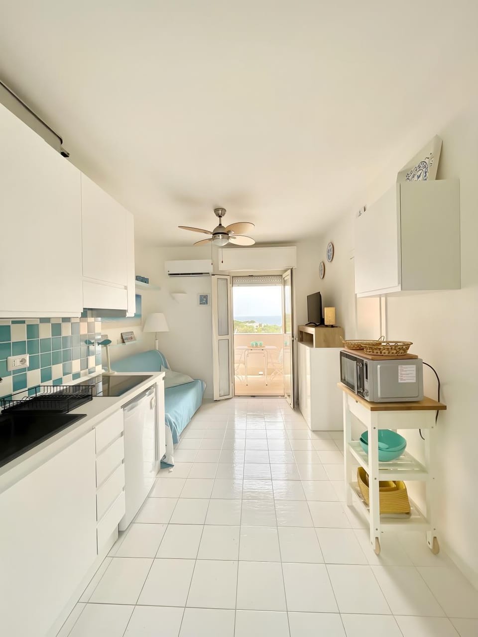 Kitchen or kitchenette, Living room