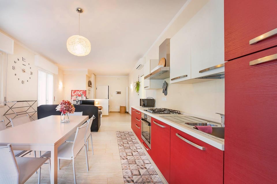 Kitchen or kitchenette, Living room, Seating area, Dining area, dishwasher, oven, pet friendly, stove