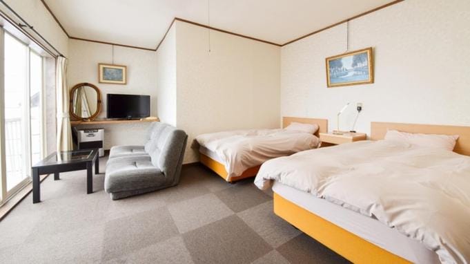 Communal lounge/ TV room, Bed, Photo of the whole room, Bedroom