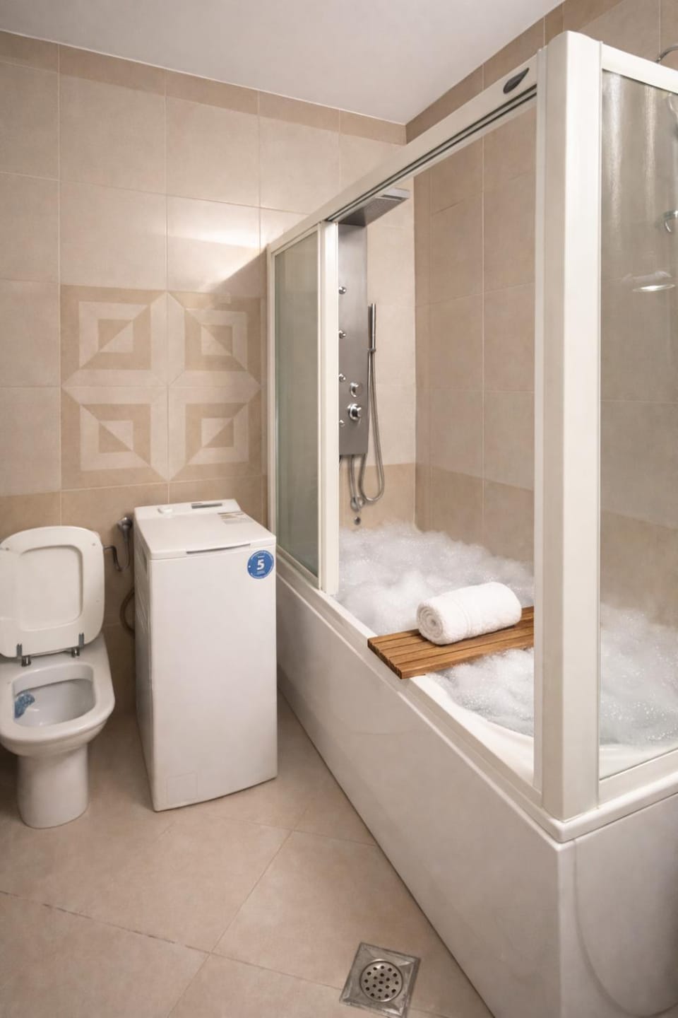 Shower, Toilet, Bathroom, Bath, towels