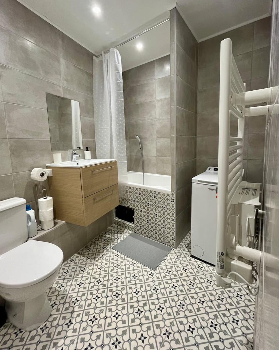 Toilet, Bathroom, Bath