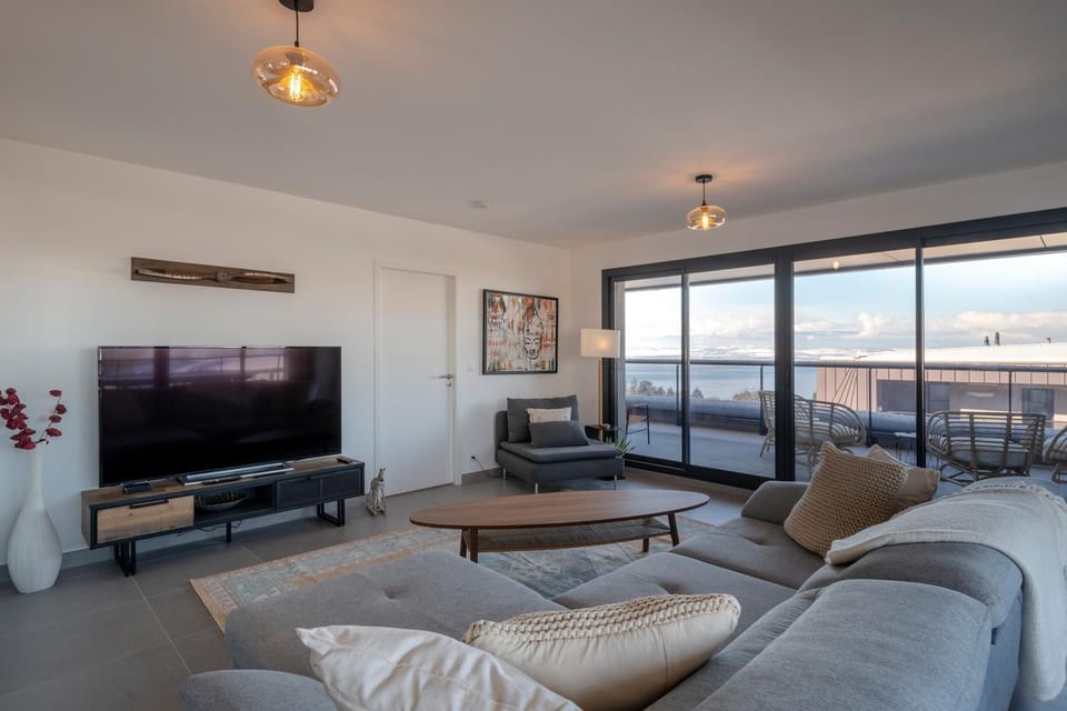 TV and multimedia, Living room, Seating area