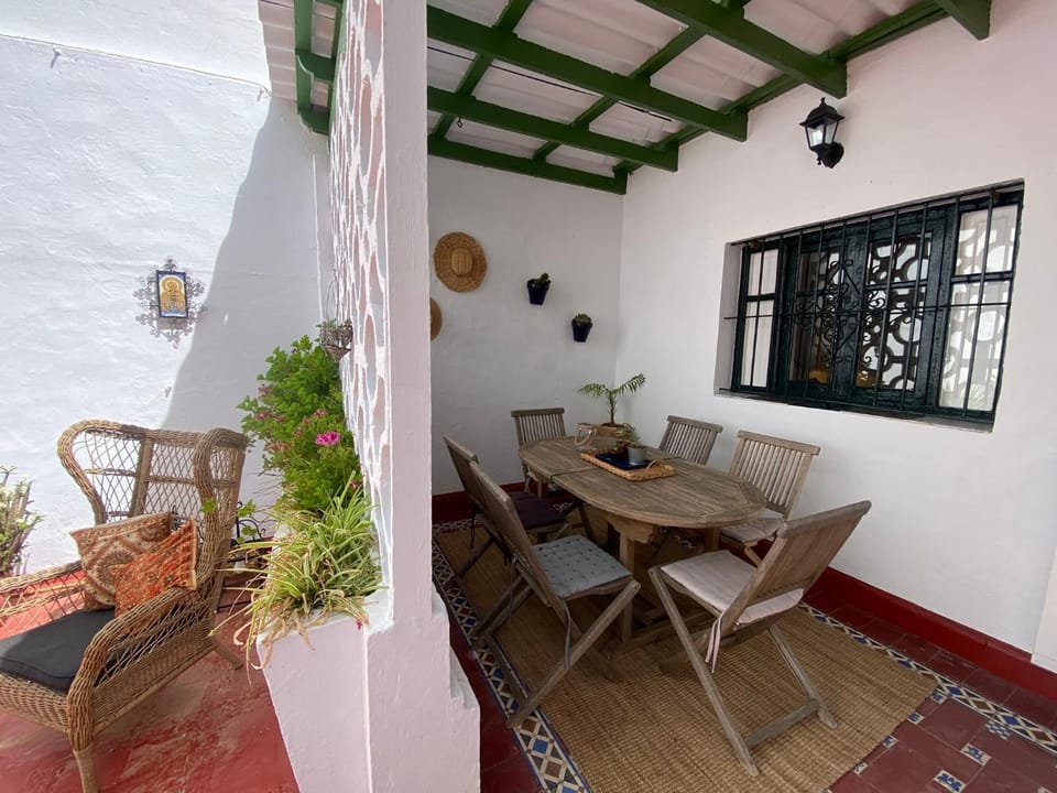 Patio, Dining area