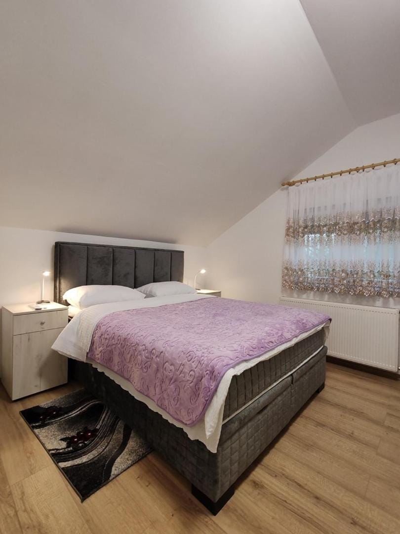 Rooms DM - Una Bed and Breakfast in Vojvodina