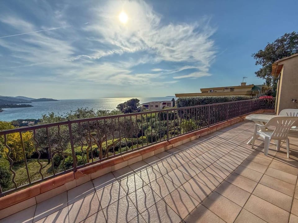 Natural landscape, Balcony/Terrace, Sea view