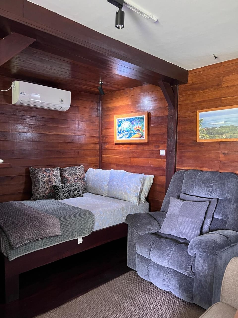 Lakey Peak Gorilla Villa - Grass Level Garden View Suite Villa in West Nusa Tenggara, Indonesia