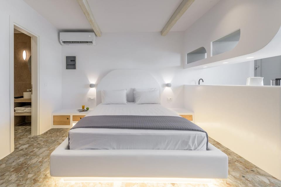 Bed, Photo of the whole room, Bedroom, air conditioner