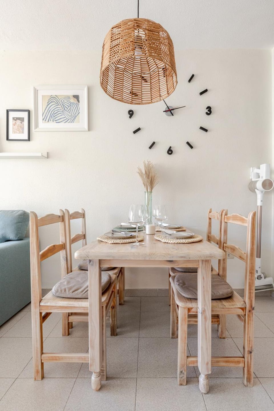 Seating area, Dining area