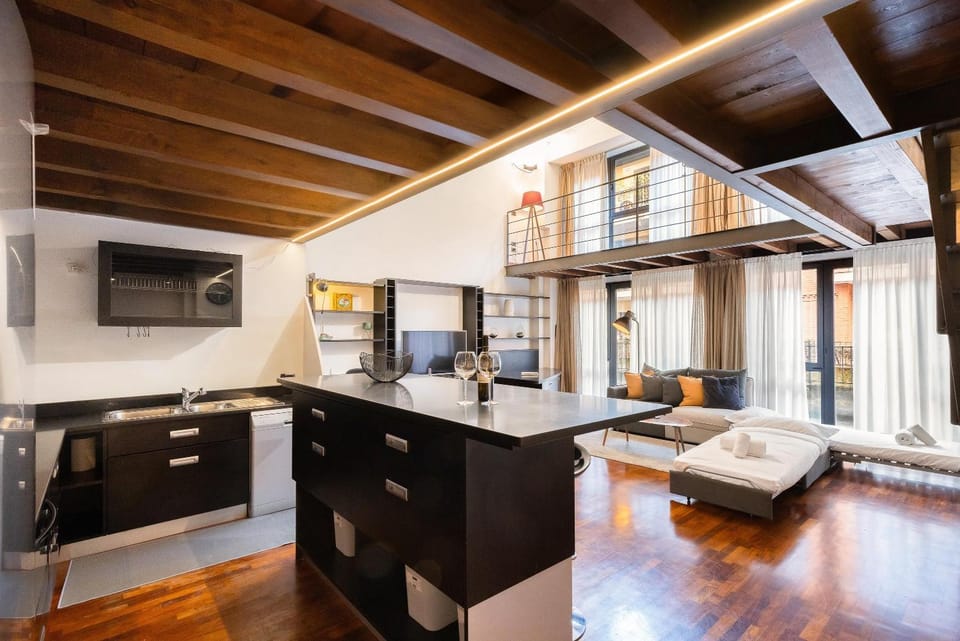 TV and multimedia, Kitchen or kitchenette, Living room, Photo of the whole room, Seating area