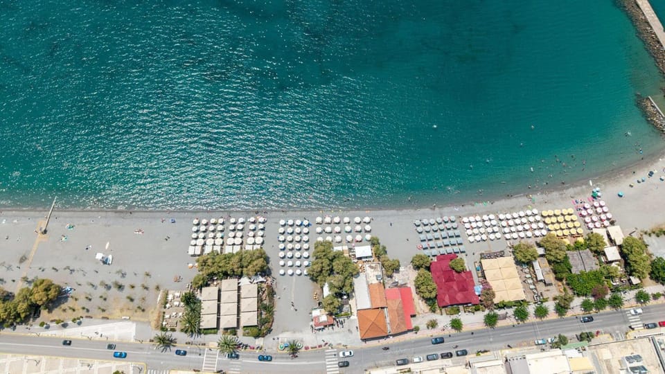 Restaurant/places to eat, Day, Neighbourhood, Natural landscape, Bird's eye view, Beach, Location, sunbed