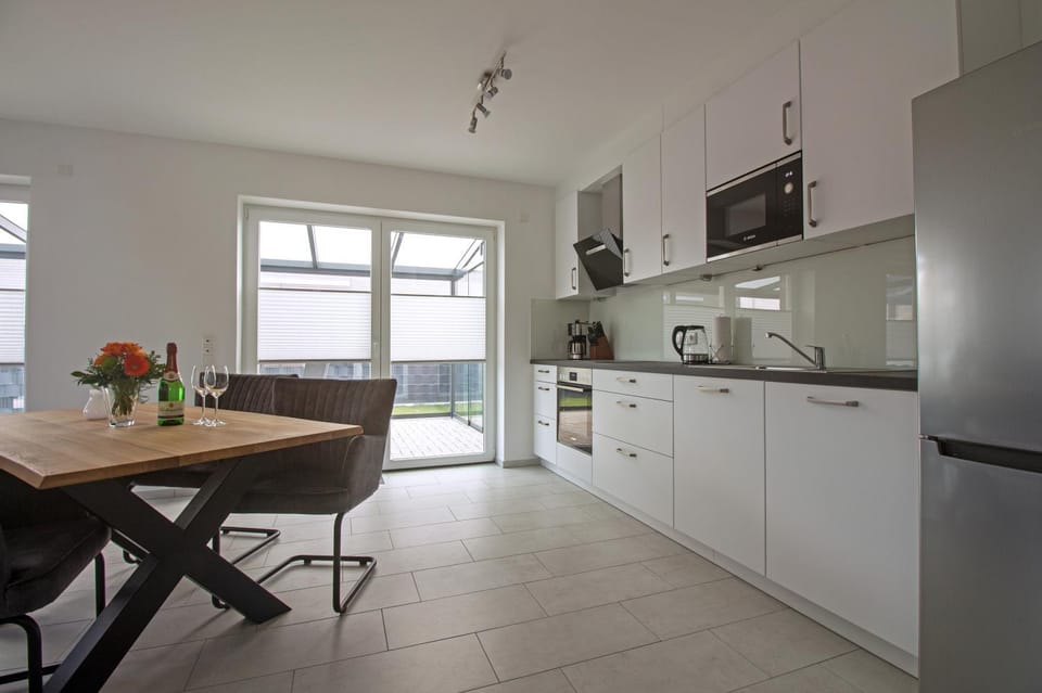 Property building, Kitchen or kitchenette, Living room