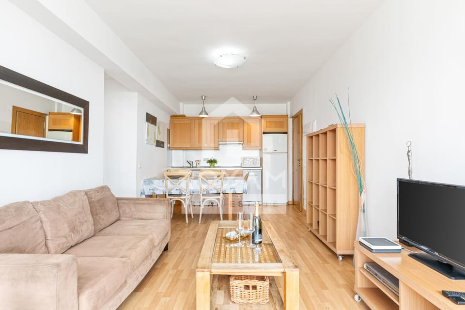 TV and multimedia, Kitchen or kitchenette, Living room, Dining area