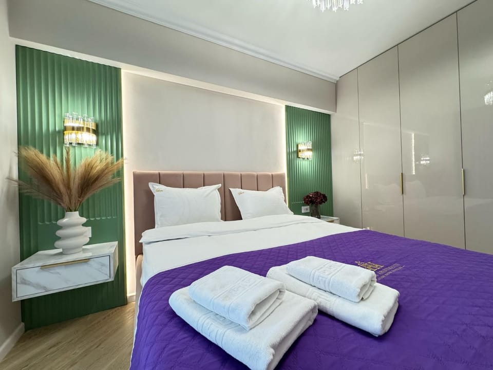 Bed, Photo of the whole room, Bedroom, towels, wardrobe