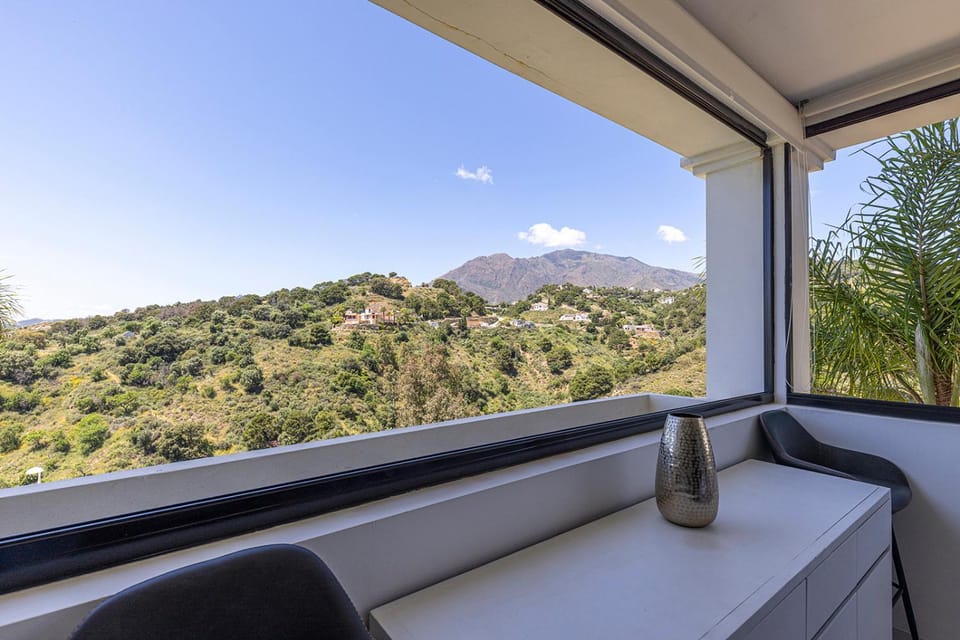 Stylish Estepona Hills Apartment with Lovely Views Apartment in Costa del Sol