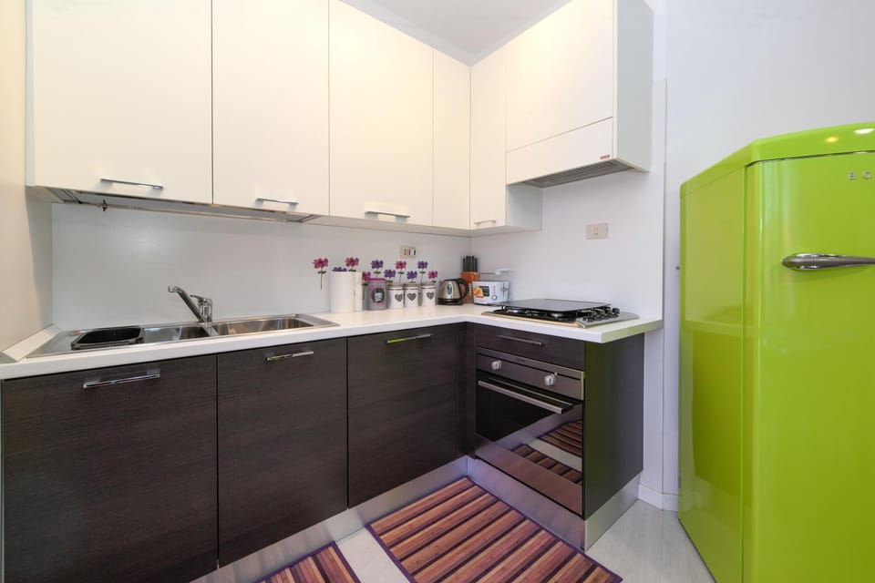 Kitchen or kitchenette, pet friendly, stove
