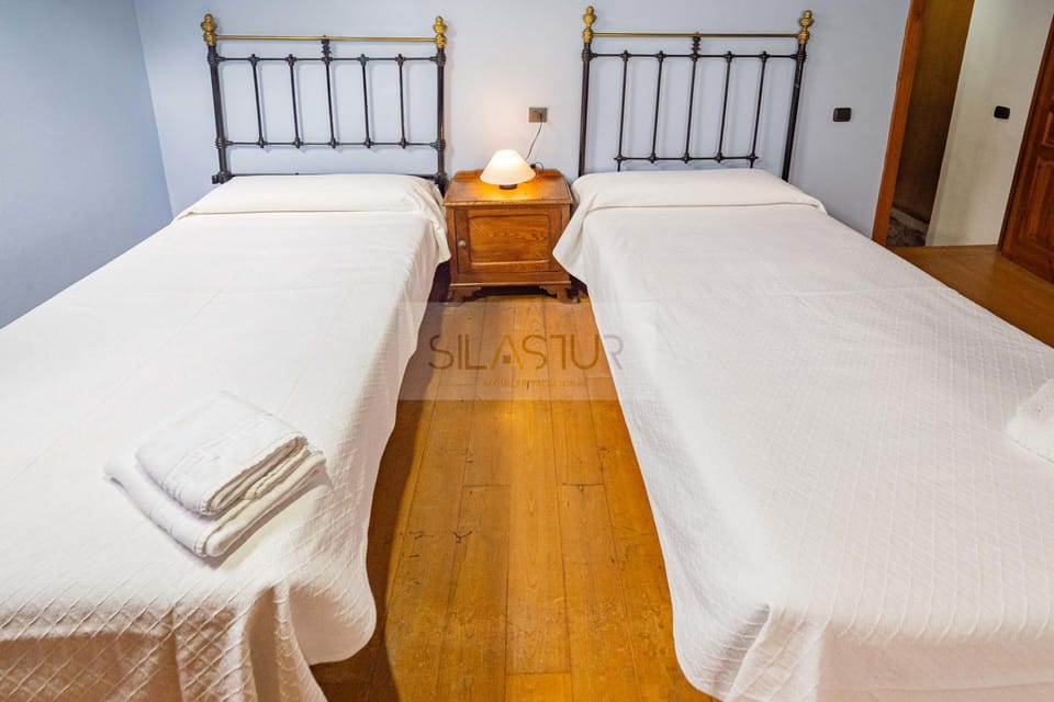 La Casona De Pravia I By Silastur House in Asturias