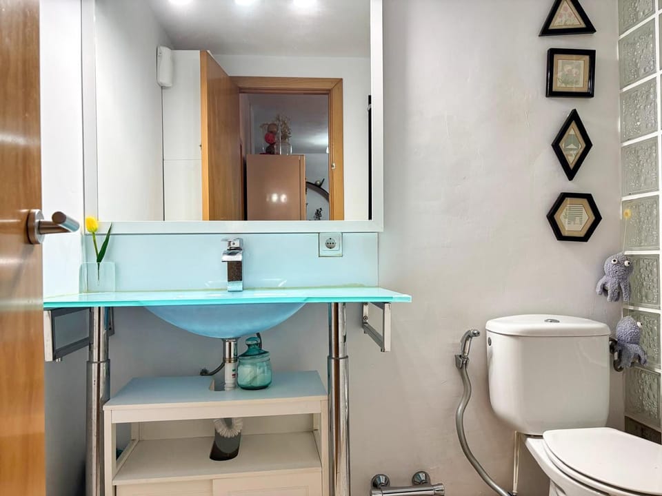 Shower, Spring, Bed, Activities, Winter, Summer, Garden, Bathroom, Balcony/Terrace, Beach, Hiking, Animals, Animals, Animals, Autumn, Pets, Pets, Pets, Swimming pool, Sports, Entertainment, children, children, children, young children, young children, young children, older children, older children, older children, group of guests, group of guests, group of guests, cot, Family, Family, Family, Parking, heating, heating, microwave, oven, pet friendly, pet friendly, stove, washing machine, elevator, air conditioner