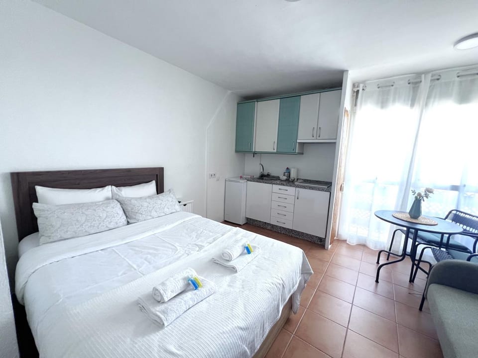 Evans Realty BY Estudio & Piscinas & Centro & Playa Apartment in Benalmadena