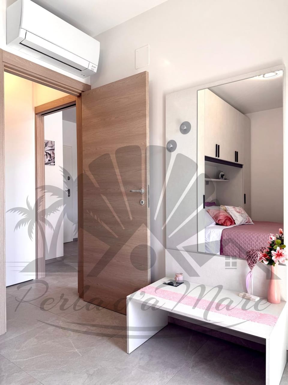 Bed, Photo of the whole room, Bedroom, wardrobe, air conditioner