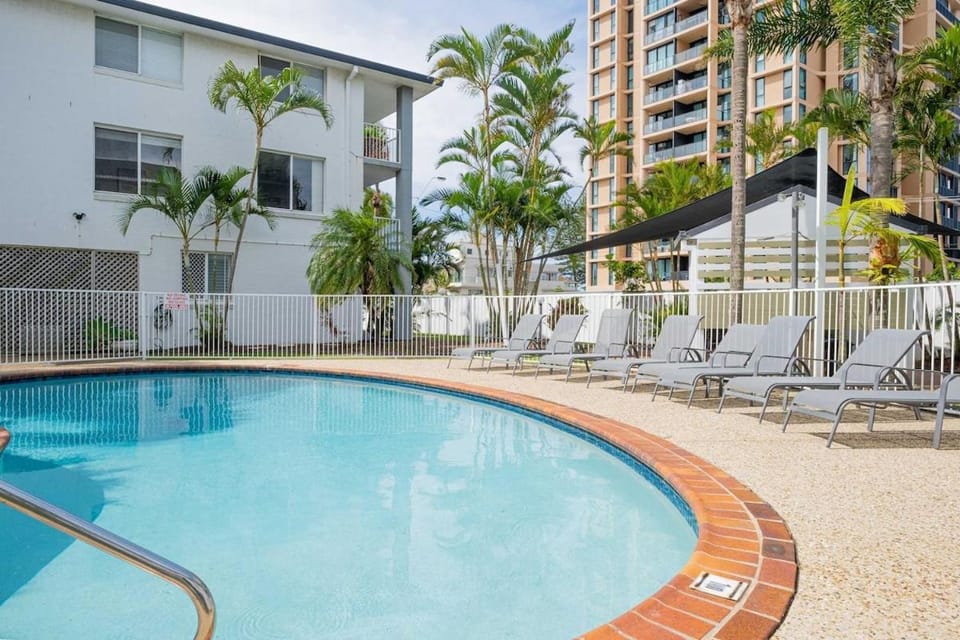 Pool view, Swimming pool, sunbed