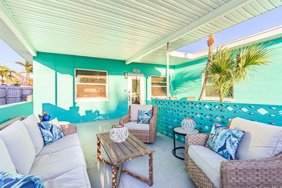 Shore La Vie House in Treasure Island