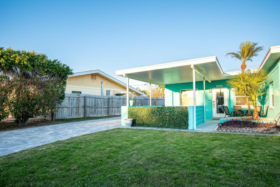 Shore La Vie House in Treasure Island