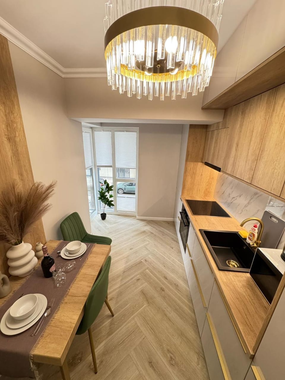 Kitchen or kitchenette, Dining area, stove