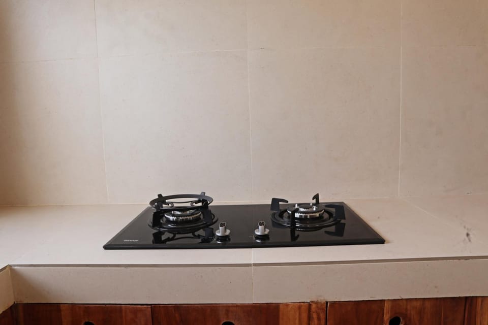 Kitchen or kitchenette, Communal kitchen, stove