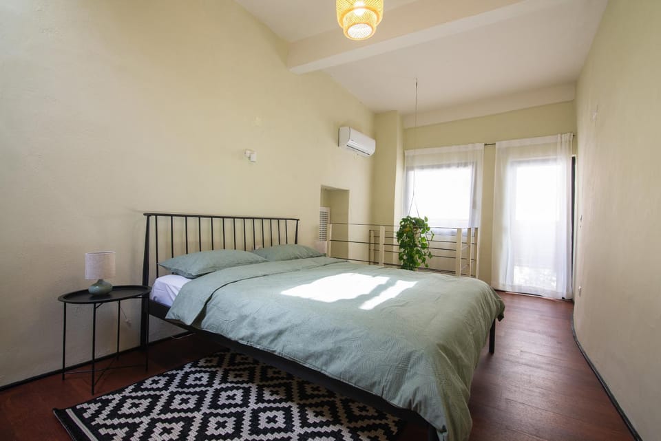 Bed, Photo of the whole room, Bedroom, air conditioner