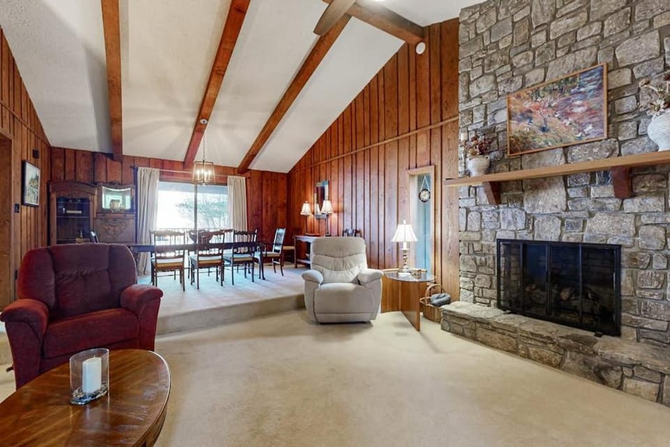Riverhill Ridge House in Swain County