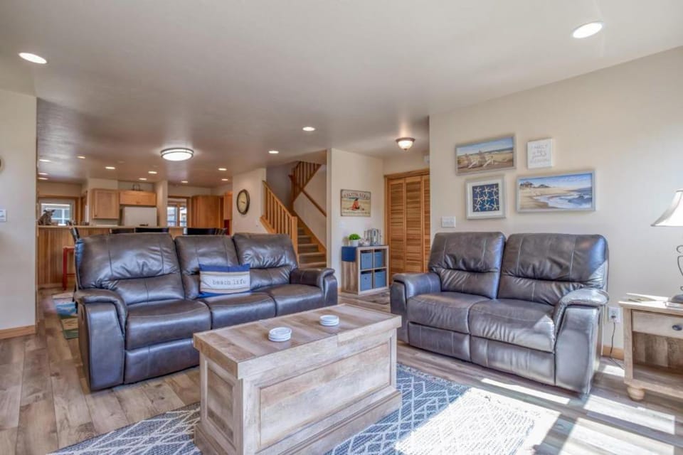 Seas the Day in Shorepine House in Pacific City