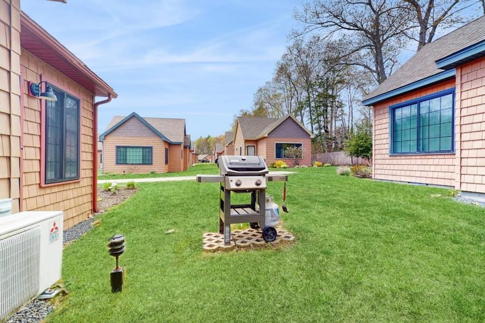 Coral Drift Cottage House in Wells