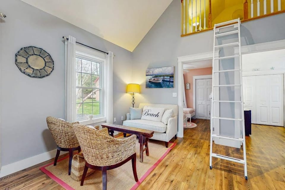 Coral Drift Cottage House in Wells