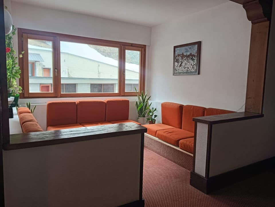 Communal lounge/ TV room, Seating area