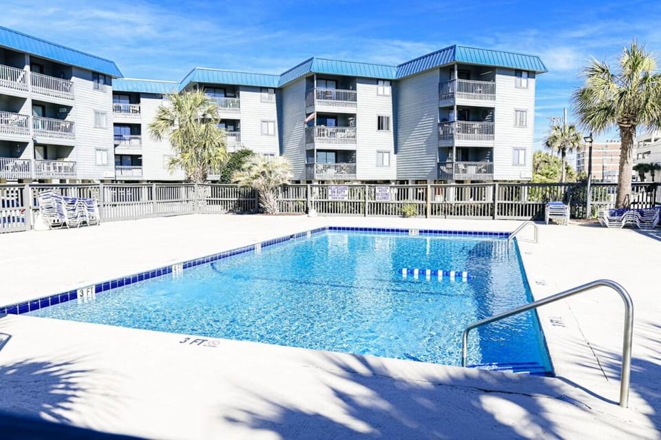 Drifty Daze Oceanfront Suite w Pool House in North Myrtle Beach